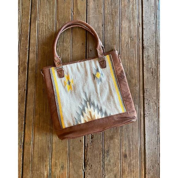 NWT AMERICAN DARLING women's fair creek bag in multi - Picture 1 of 2